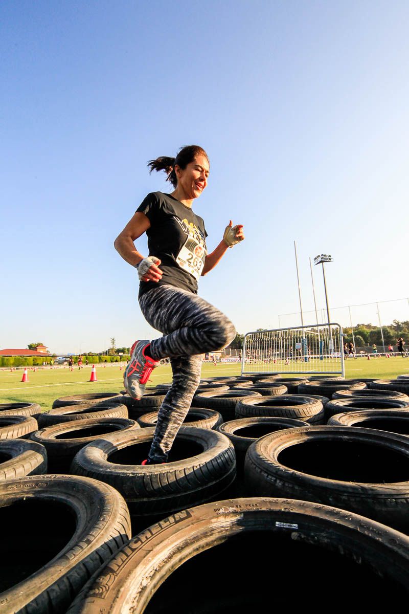 Carrera de obstáculos mujeres 10 galería 1