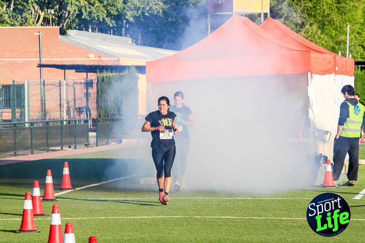 Carrera de obstáculos mujeres 10 galería 1
