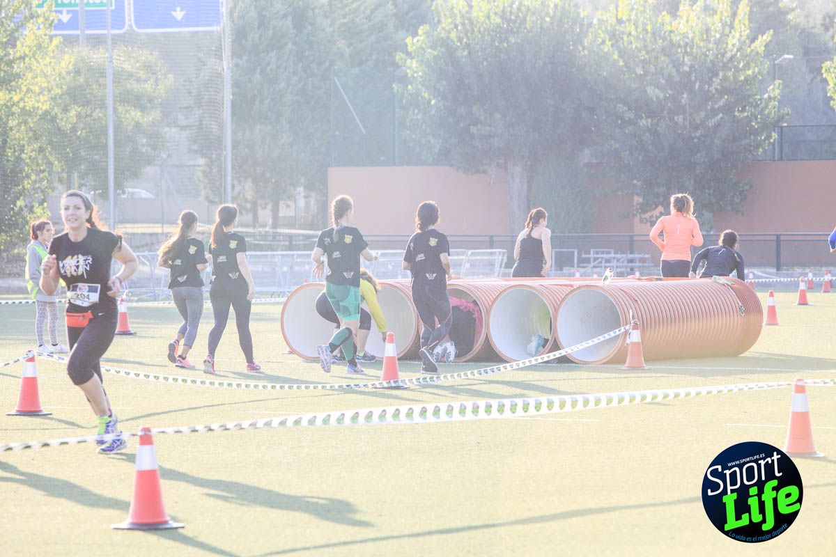 Carrera de obstáculos mujeres 10 galería 1