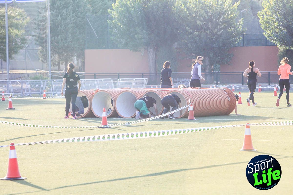 Carrera de obstáculos mujeres 10 galería 1