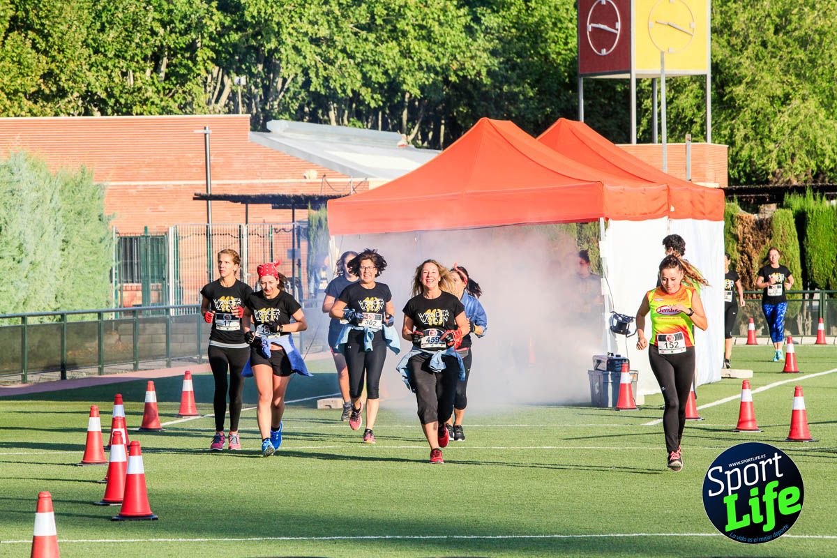 Carrera de obstáculos mujeres 10 galería 1