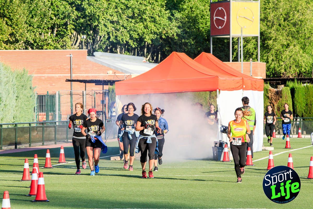 Carrera de obstáculos mujeres 10 galería 1
