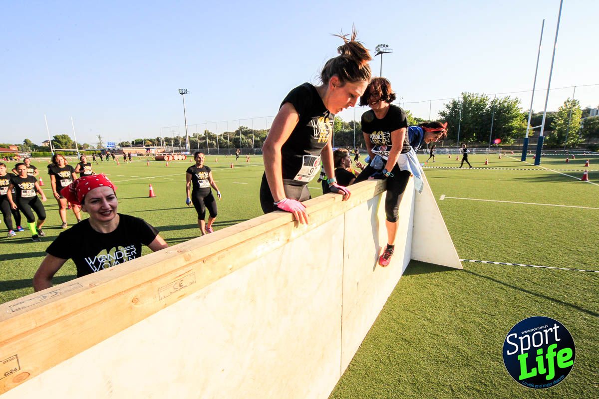 Carrera de obstáculos mujeres 10 galería 1