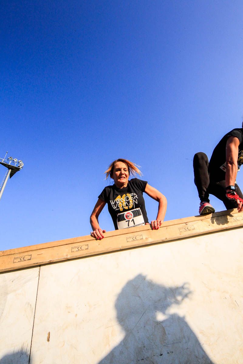 Carrera de obstáculos mujeres 10 galería 1