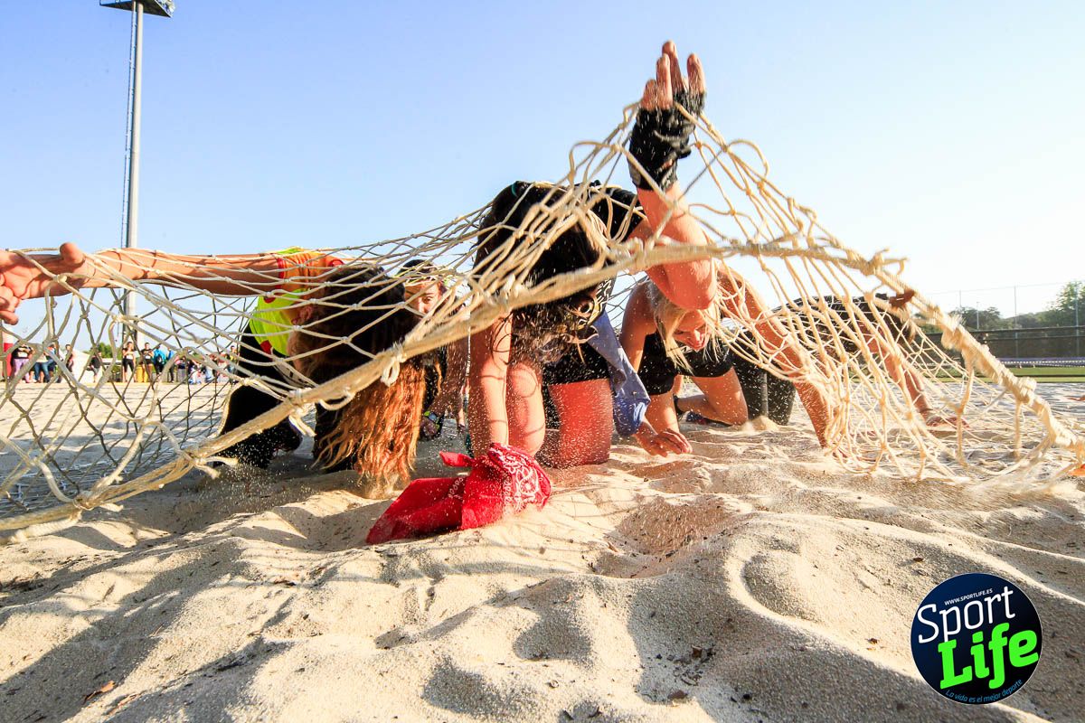 Carrera de obstáculos mujeres 10 galería 1