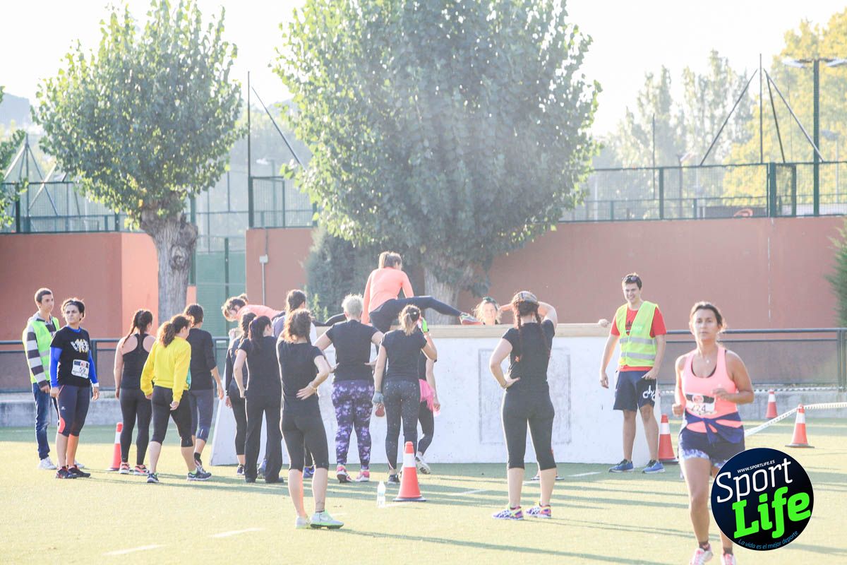 Carrera de obstáculos mujeres 10 galería 1