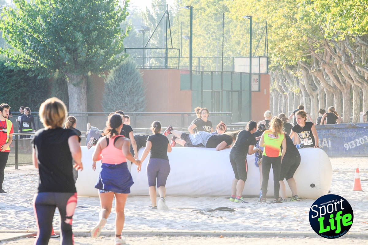 Carrera de obstáculos mujeres 10 galería 1
