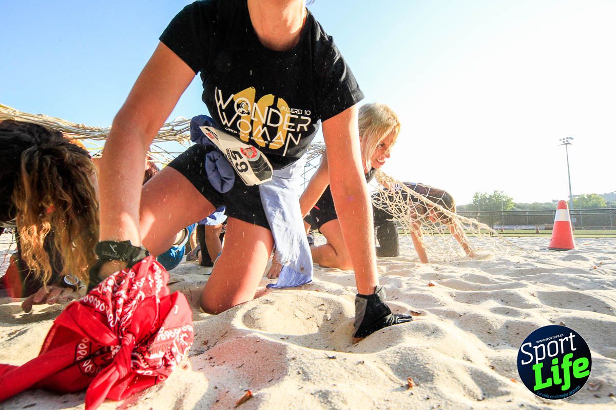 Carrera de obstáculos mujeres 10 galería 1