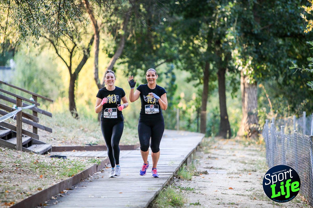Carrera de obstáculos mujeres 10 galería 1