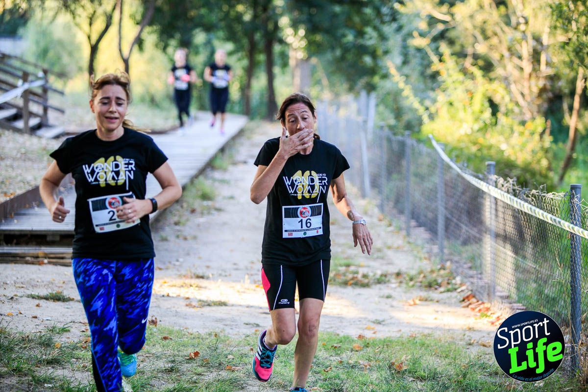 Carrera de obstáculos mujeres 10 galería 1