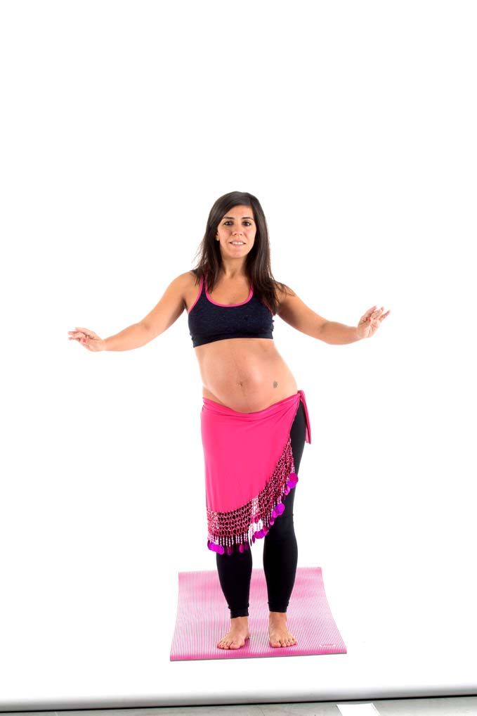 Danza del vientre para embarazadas: combinación de varios movimientos de pecho, hombros y cadera