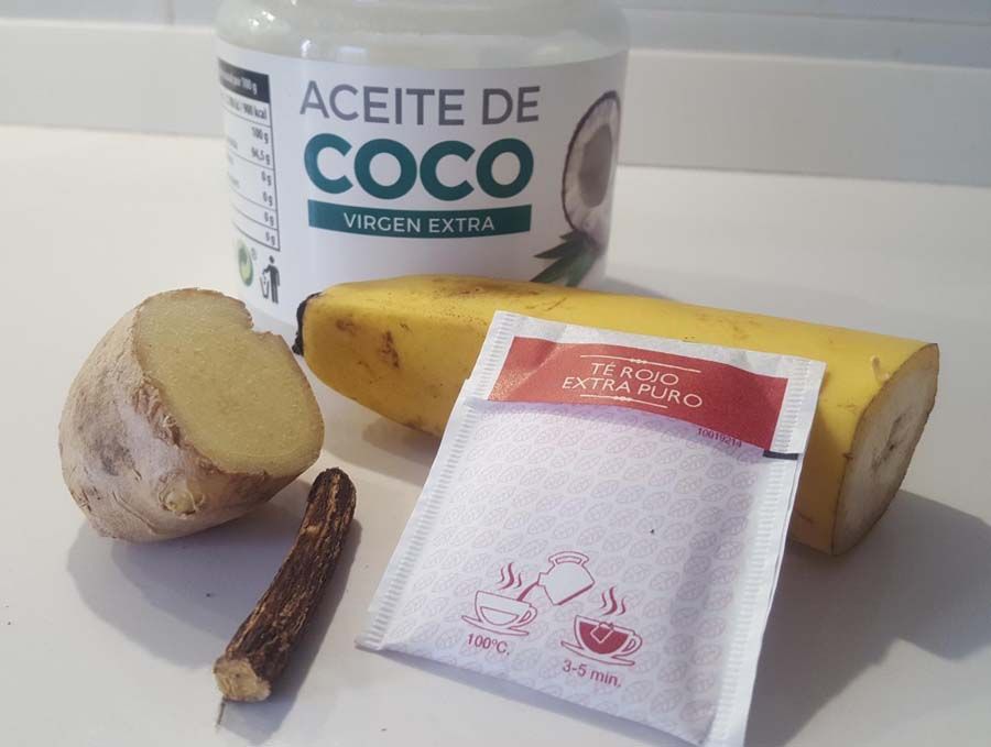 Elaboración de helado de cacao, jengibre y yogur