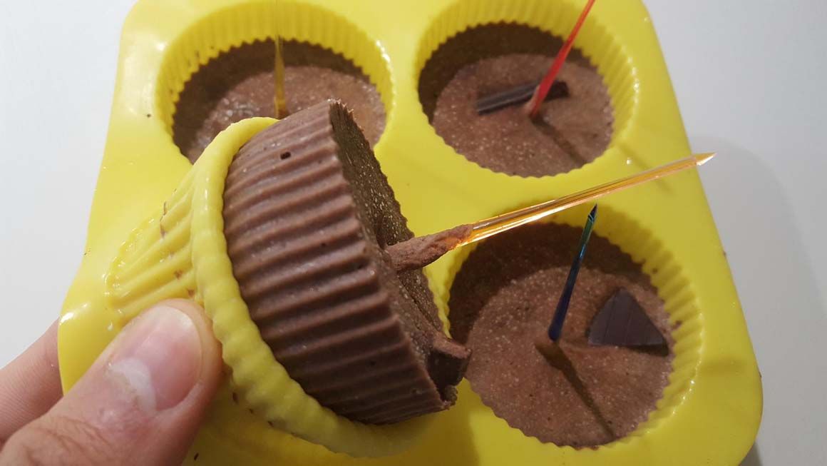 Elaboración de helado de cacao, jengibre y yogur