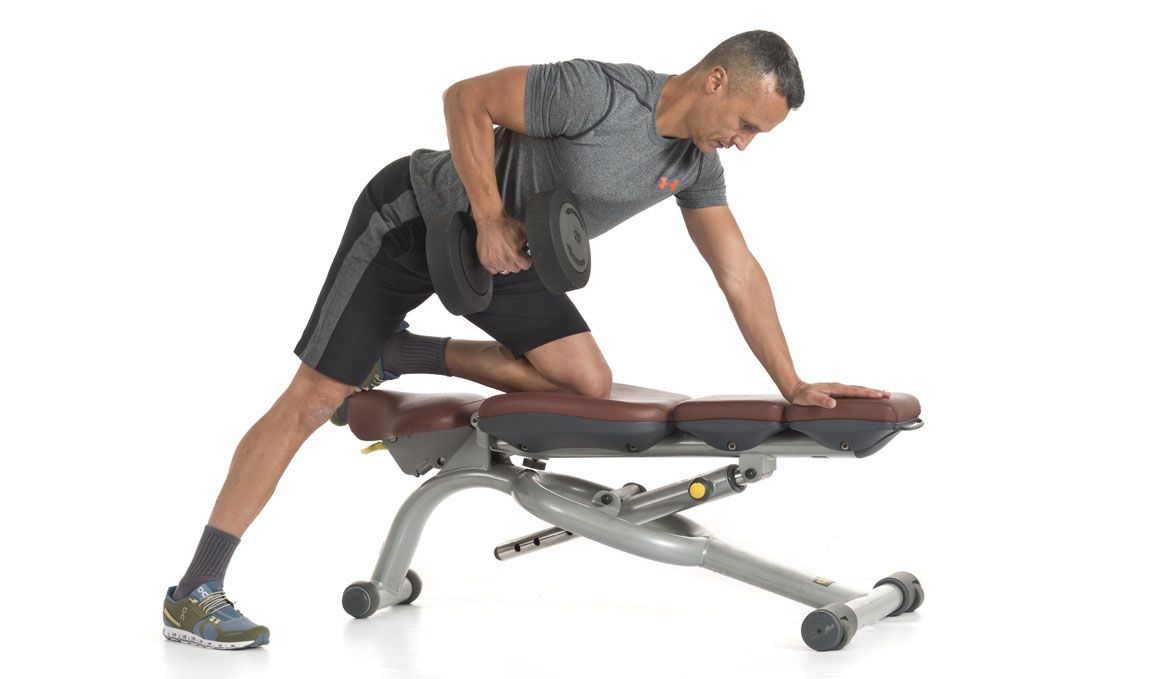 Entrenamiento con solo una mancuerna