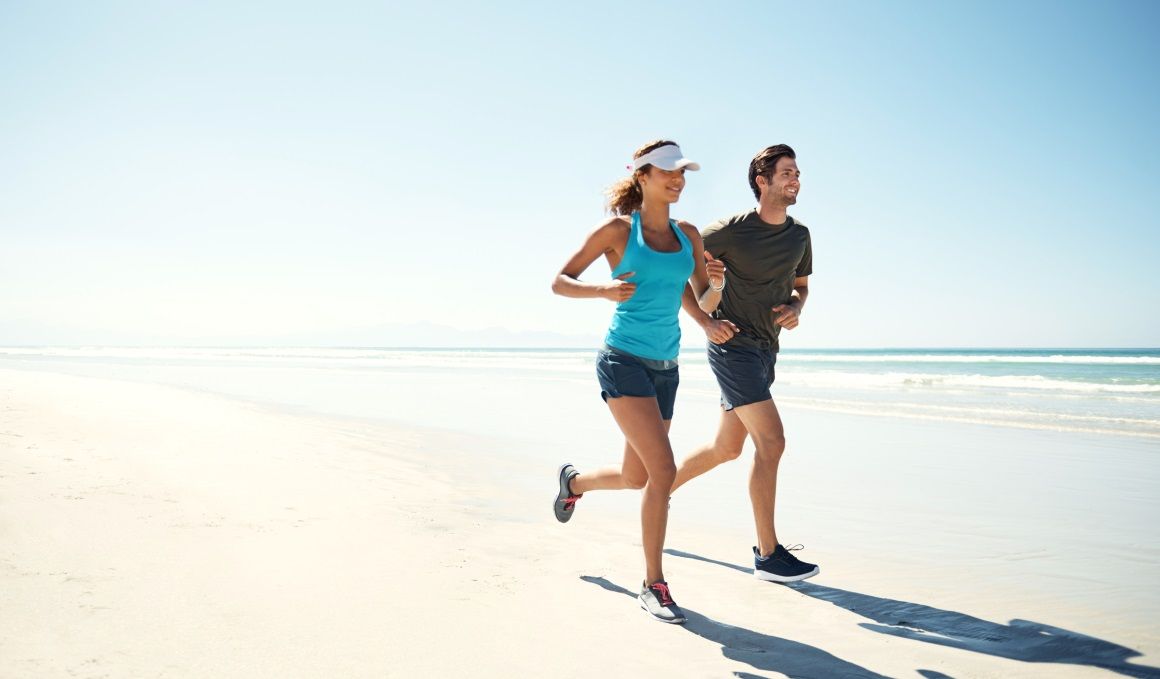 ¿Playa o montaña? Corre estas vacaciones 