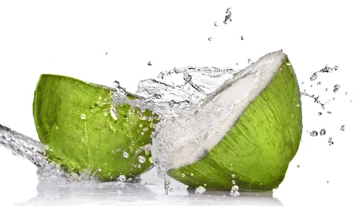 Agua de coco como bebida para reponer líquidos antes, durante y después del ejercicio