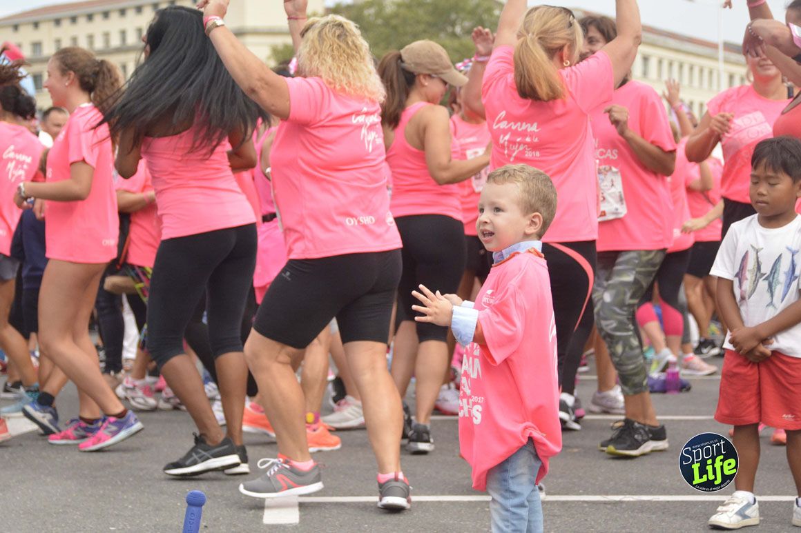 La Carrera de la Mujer de A Coruña dejó estas fotos