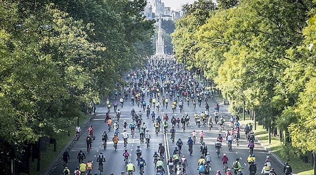 La fiesta de la bici de Madrid cumple 40 años