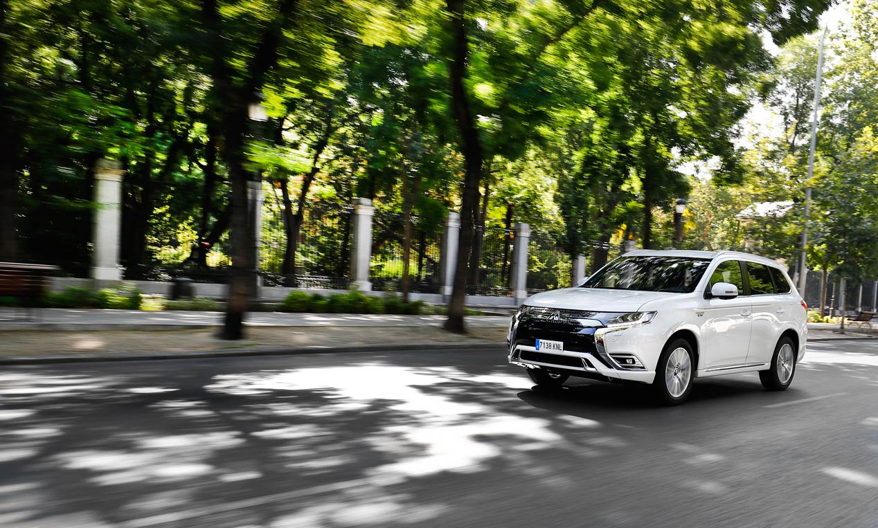 Mitsubishi Outlander PHEV, el coche "0 emisiones" que elige Javi Gómez Noya