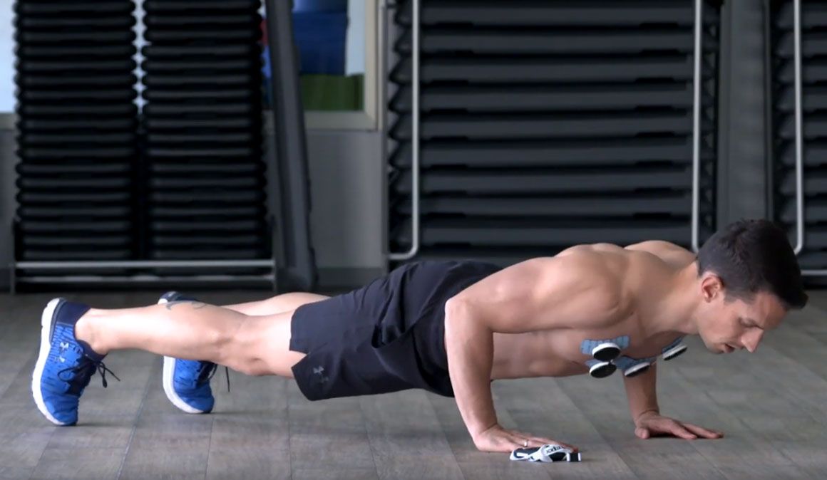 Flexiones elevadas a la máxima potencia con Compex