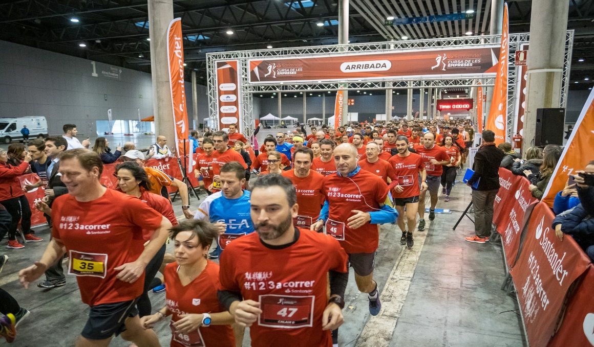 Daniel Serra venció en una Santander Cursa de les Empreses que dobló su participación