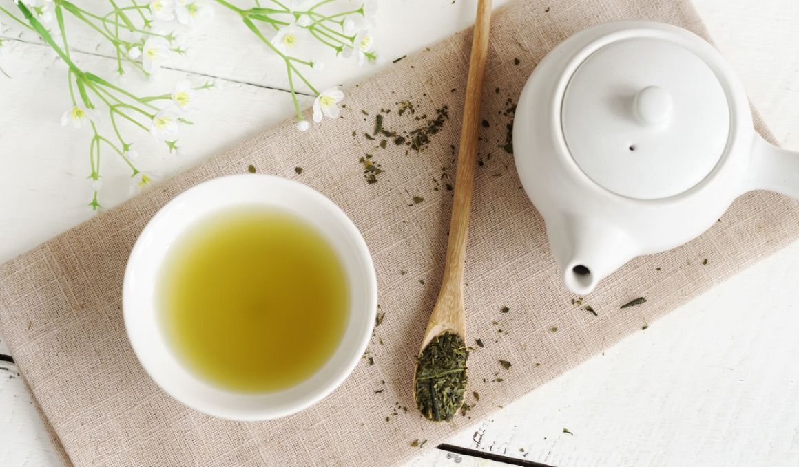 El té verde es una infusión muy rica en epicatequina galato.