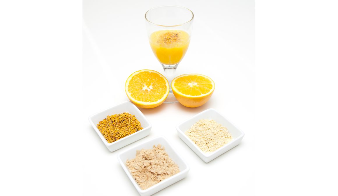 Zumo de naranja con levadura de cerveza, polen y germen de trigo