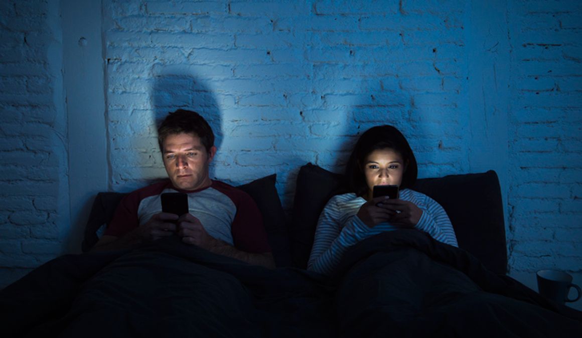 Hábitos saludables para luchar contra el insomnio tecnológico