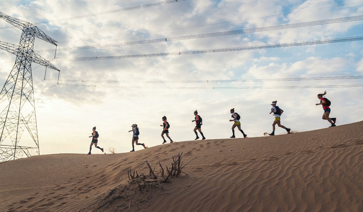 El reto de un equipo de corredoras de correr 4 días y 30 horas entre Dubai y Omán