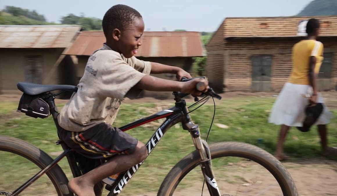 Bike Challenge Rwenzori, una aventura solidaria en bici por Uganda con Kelele Africa