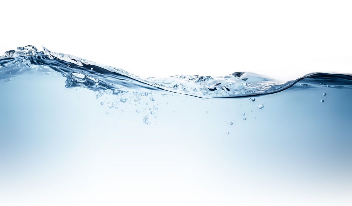 Es muy importante tomar agua de mar debidamente destilada y embotellada