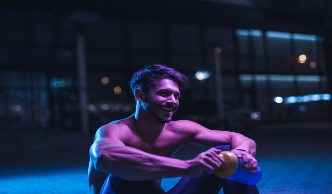 ¿Entrenas por la noche? Pues así debe ser tu alimentación