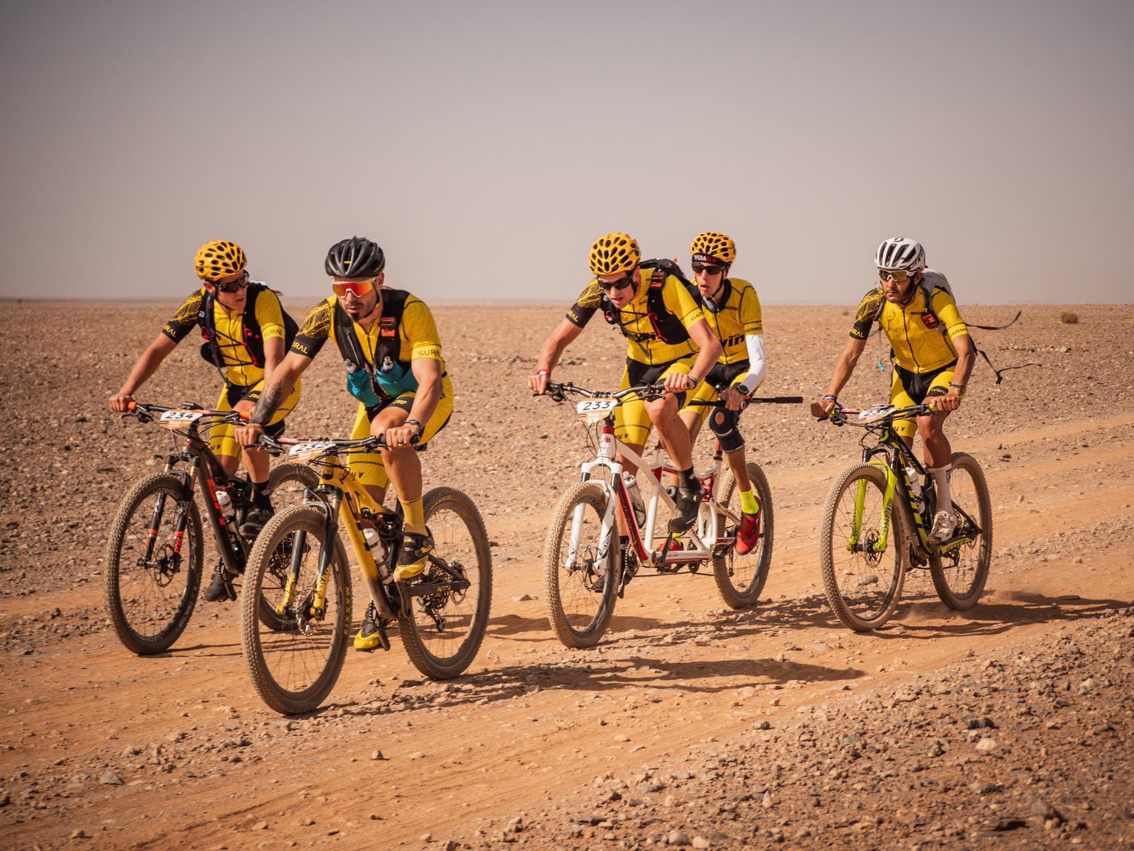 Alex Roca sigue asombrando: ¡finisher de la Titan Desert!