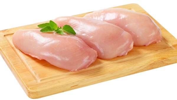 Confirmado: lavar el pollo antes de cocinarlo es peligroso para la salud