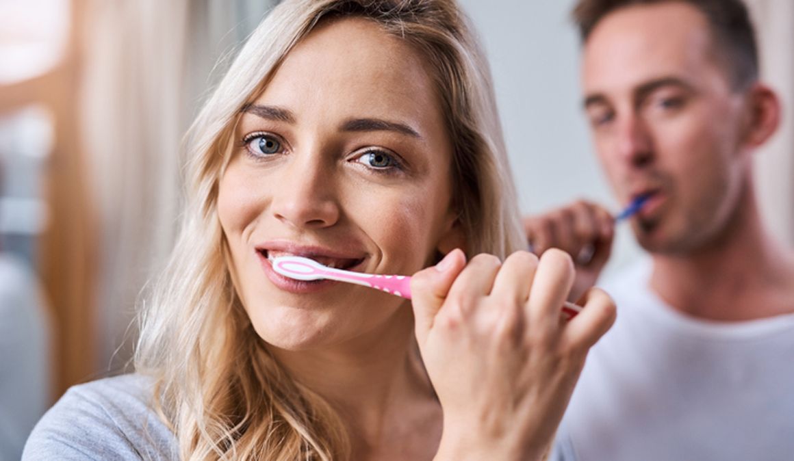 Una nueva forma de prevenir el Alzheimer es lavarse bien los dientes