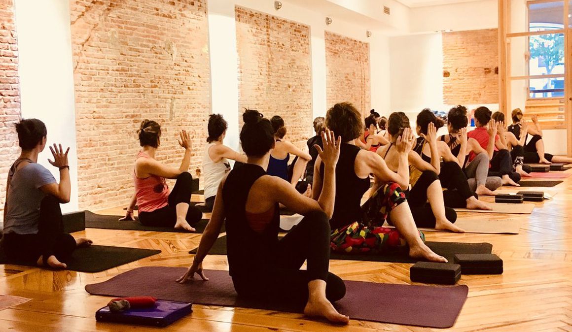 Formación Intensiva de Yoga-Hatha-Vinyasa 200H en Julio