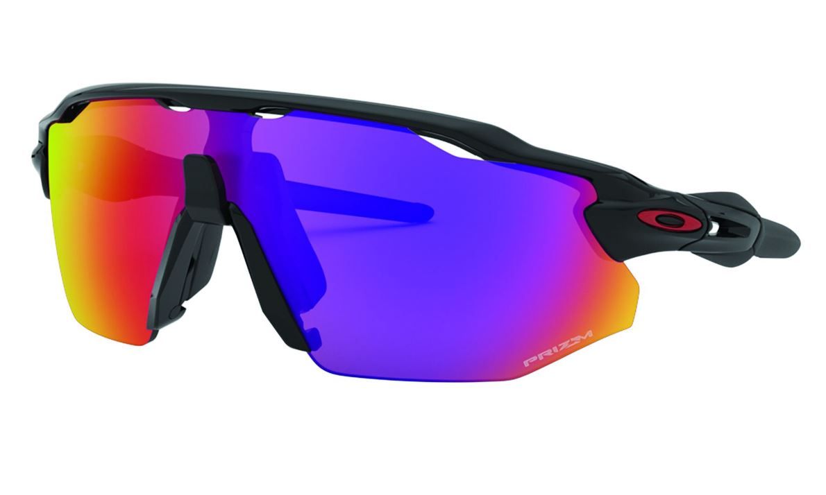 Oakley perfecciona sus lentes