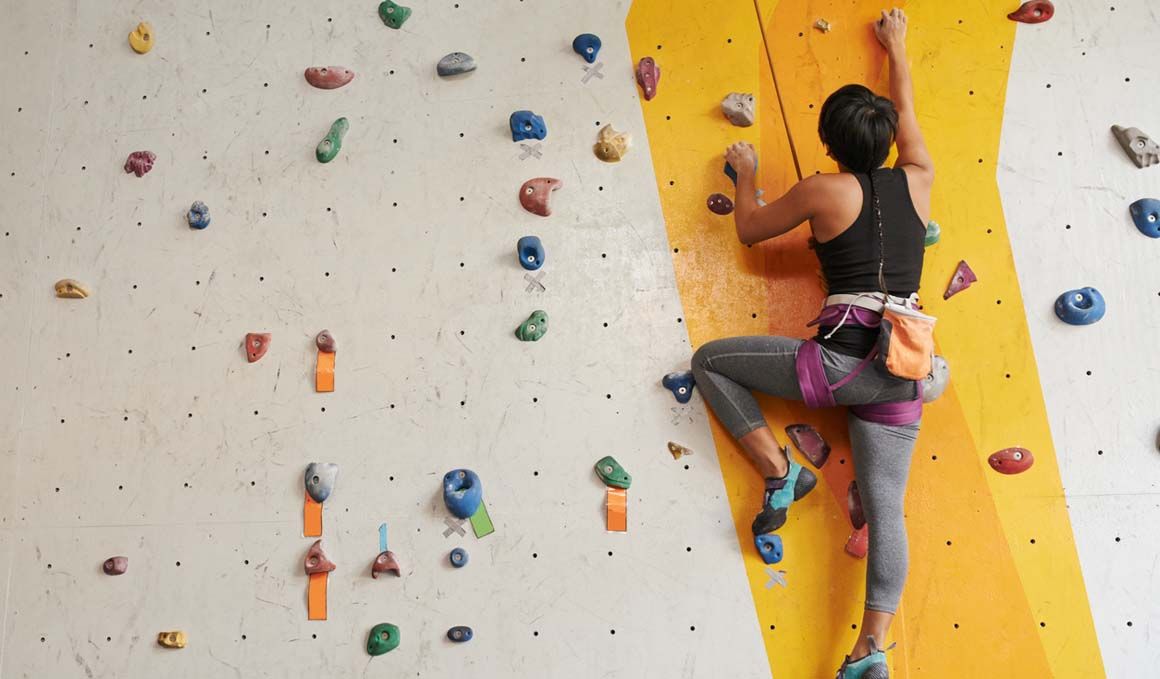 Beneficios de la escalada para complementar tu deporte
