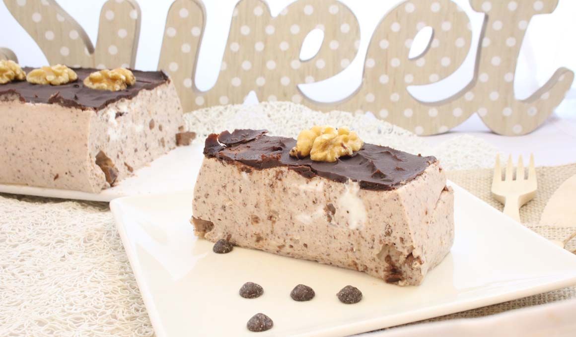 Tarta fit de queso y chocolate semifría 