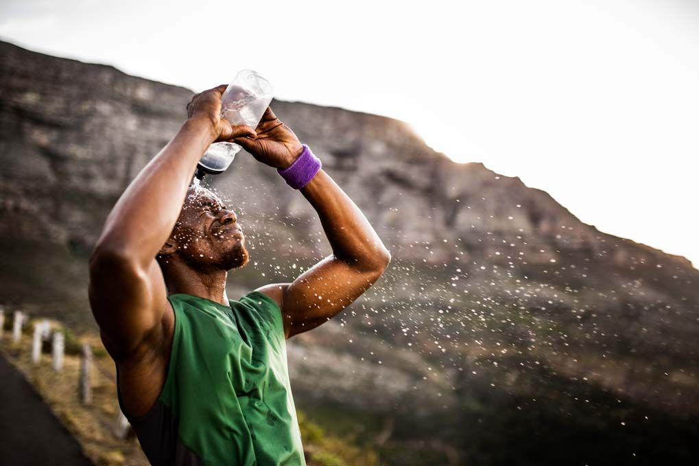 Aprende a beber y a comer para tus carreras