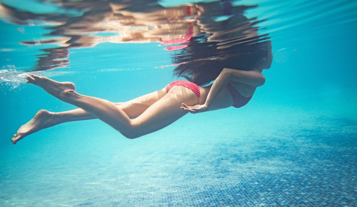 Nadar en el mar altera el microbioma de la piel y aumenta el riesgo de infecciones