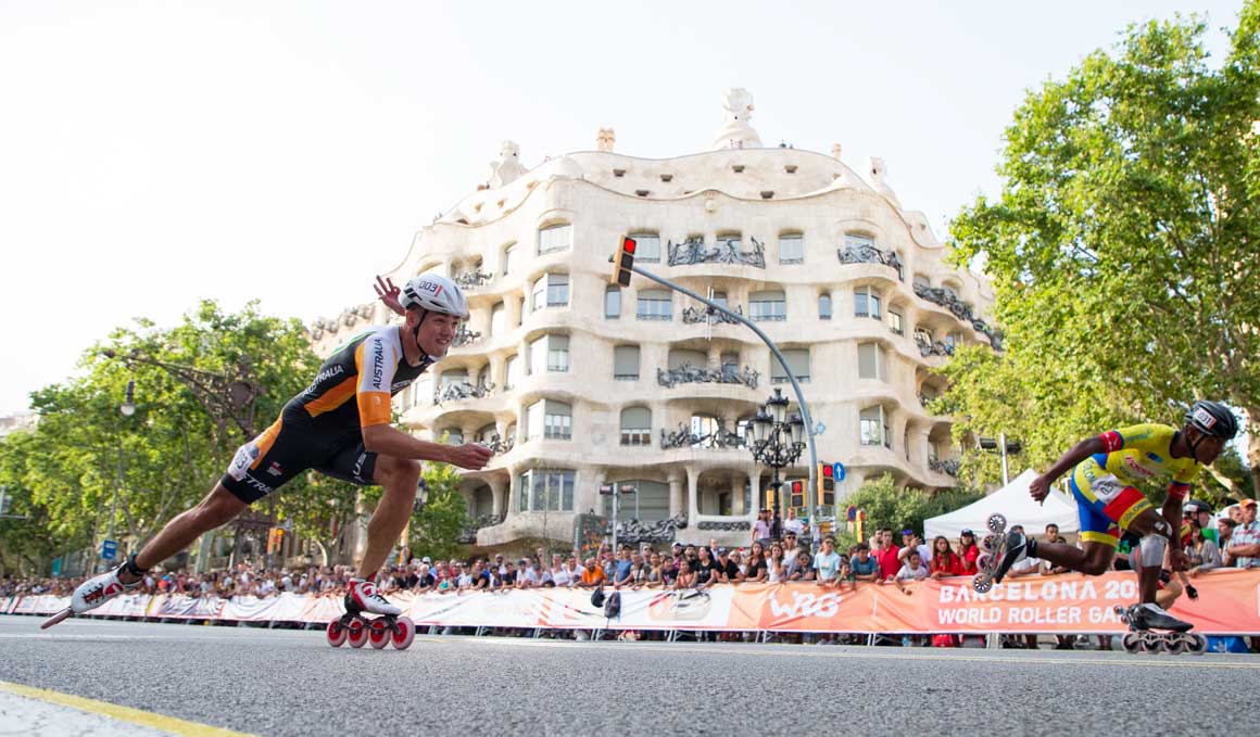 El australiano Daniel Greig (izquierda) fue el más rápido en los 100 m velocidad de los World Roller Games que se trazaron en el Passeig de Gràcia. Foto: J. Monfort - WRG Barcelona.