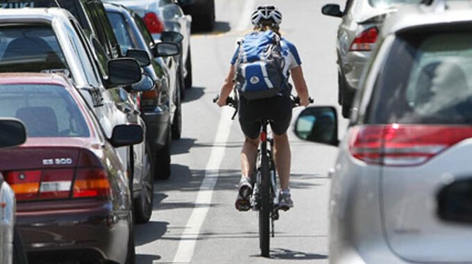 ¿Carnet para bicicletas y patinetes eléctricos a partir de los 15 años?