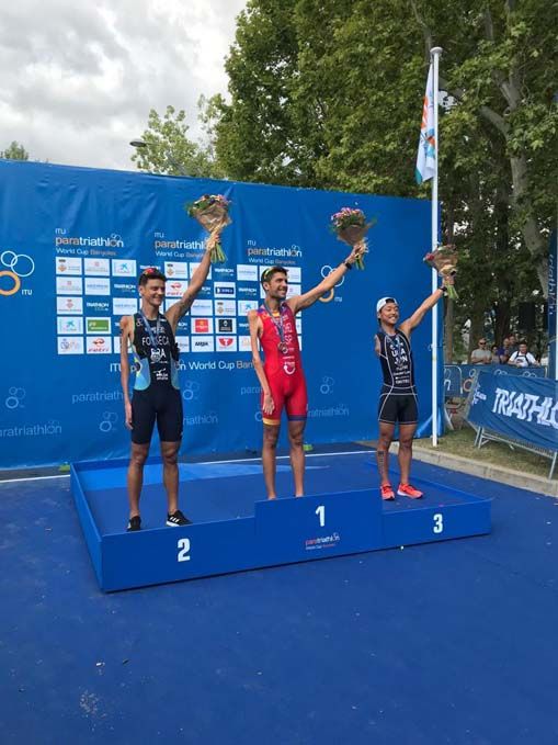 El paratriatlón español se da cita en Banyoles