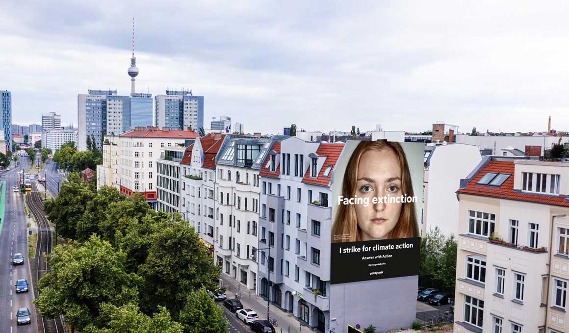 Imagen de la campaña medioambiental de Patagonia en una fachada de Berlín