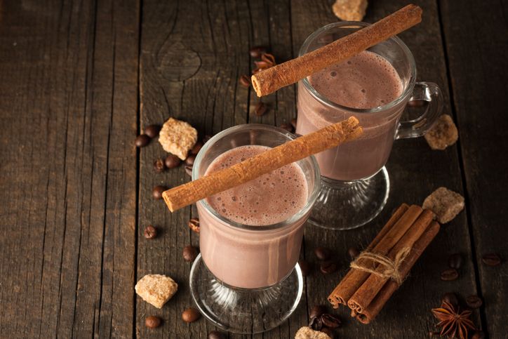 Doble batido energético de café y aguacate para antes y después del entrenamiento