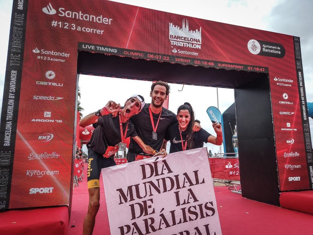 ¡Alex Roca completa el triatlón sprint en Barcelona!