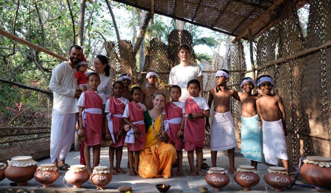 El yoga que tú practicas puede ayudar a los niños de la India
