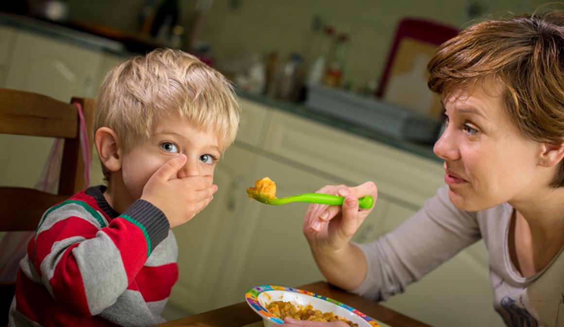 ¿Tú hijo no quiere probar alimentos nuevos? Paciencia, hay programas para padres