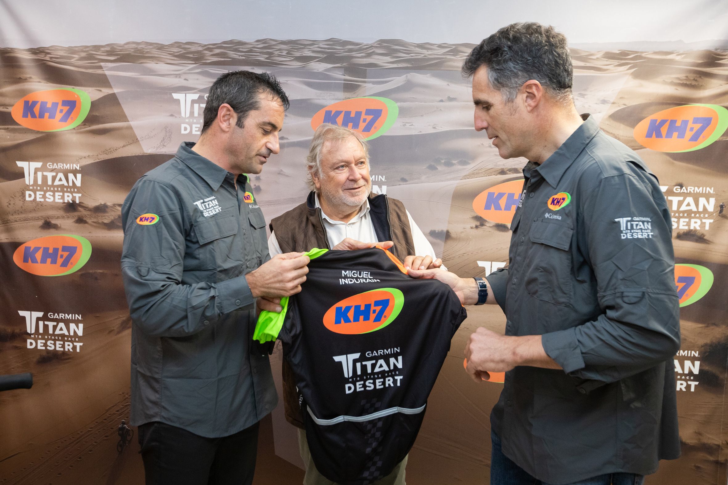 Indurain regresa a la competición para hacer la Titan Desert junto a su hijo